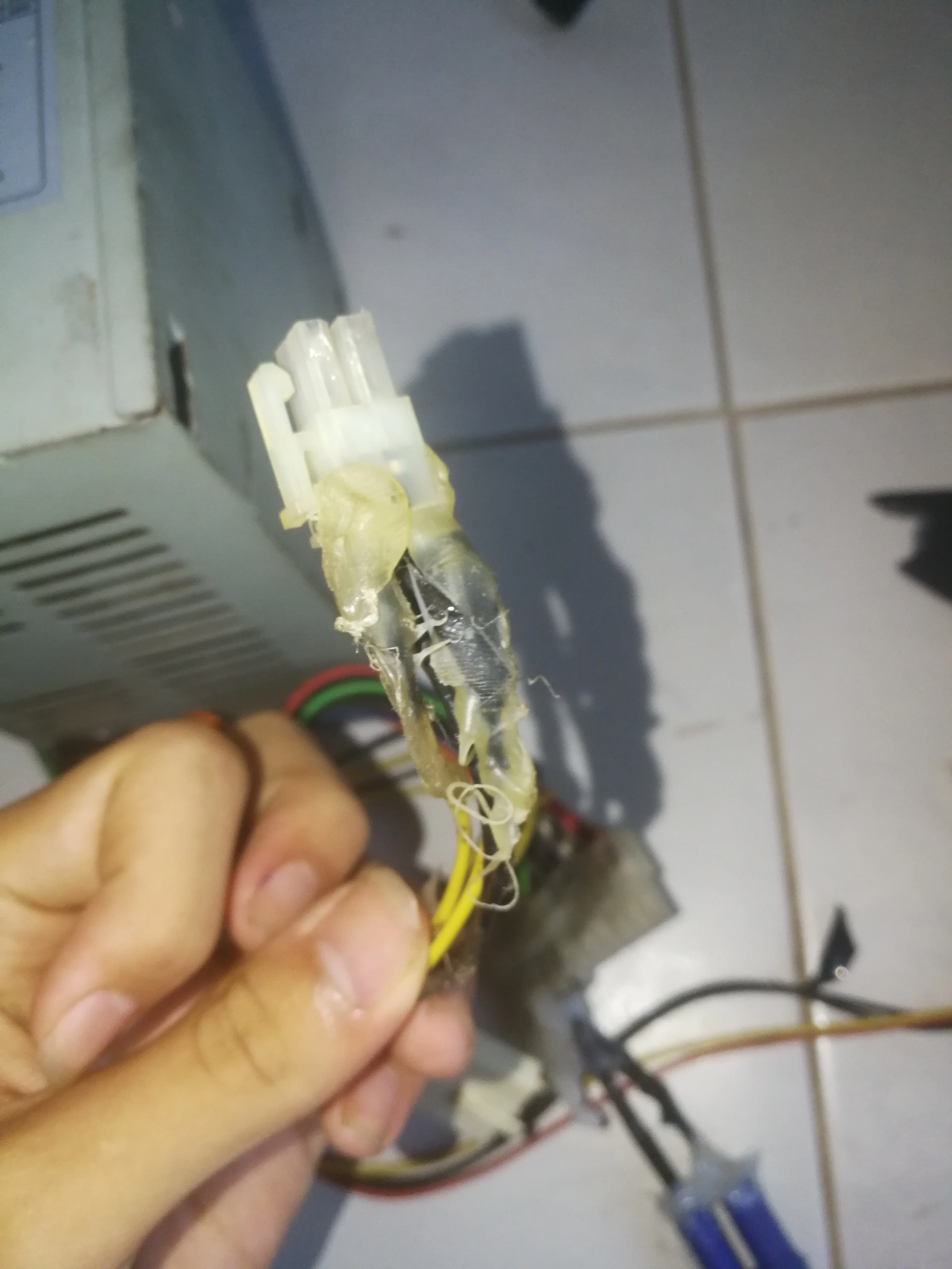 用鳄鱼夹子做的充电器3